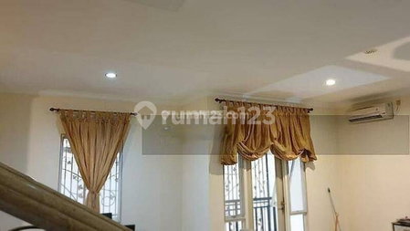 House for rent in South Jakarta, Indonesia · Kebayoran Lama · 5 rooms, 4 baths