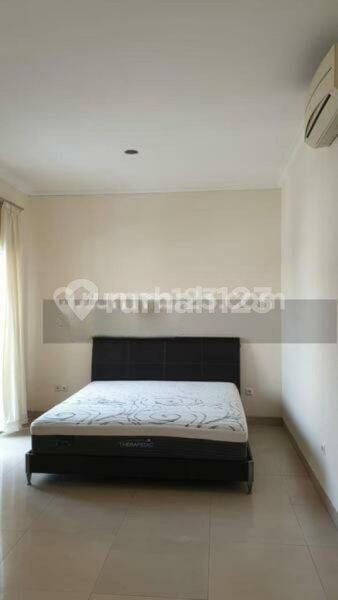 House for rent in South Jakarta, Indonesia · Kebayoran Lama · 5 rooms, 4 baths