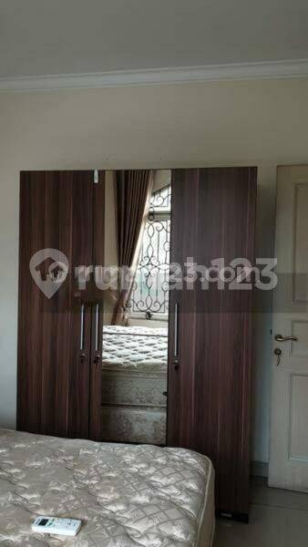 House for rent in South Jakarta, Indonesia · Kebayoran Lama · 5 rooms, 4 baths
