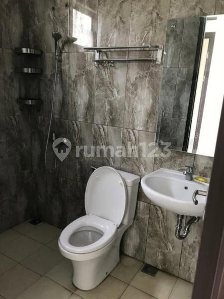 House for rent in South Jakarta, Indonesia · Kebayoran Lama · 3 rooms, 2 baths