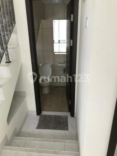 House for rent in South Jakarta, Indonesia · Kebayoran Lama · 3 rooms, 2 baths