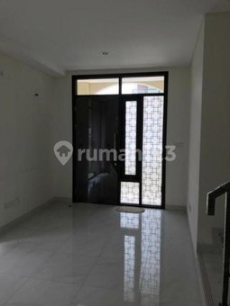 House for rent in South Jakarta, Indonesia · Kebayoran Lama · 3 rooms, 2 baths