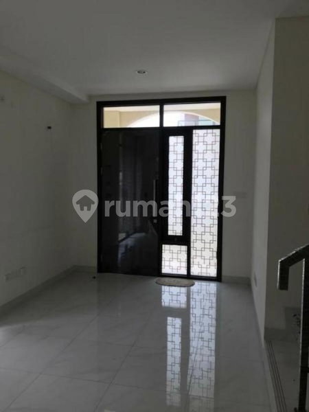 House for rent in South Jakarta, Indonesia · Kebayoran Lama · 3 rooms, 2 baths