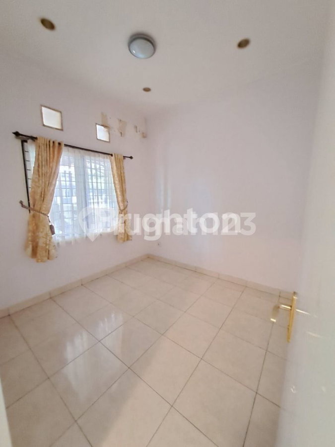 House for rent in Bandung, Indonesia · 3 rooms, 3 baths