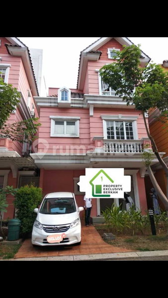 House for rent in Bandung, Indonesia · 2 rooms, 3 baths