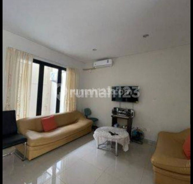 House for rent in Semarang, Indonesia · 4 rooms, 3 baths