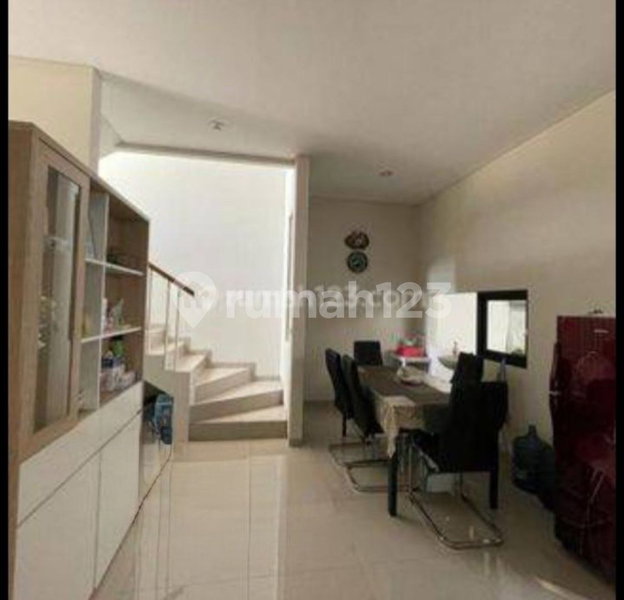 House for rent in Semarang, Indonesia · 4 rooms, 3 baths
