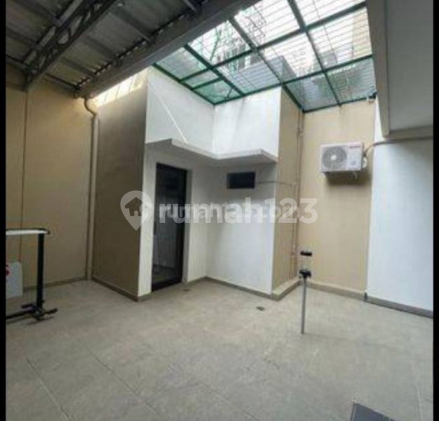 House for rent in Semarang, Indonesia · 4 rooms, 3 baths