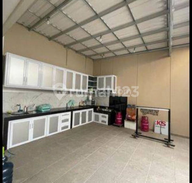 House for rent in Semarang, Indonesia · 4 rooms, 3 baths