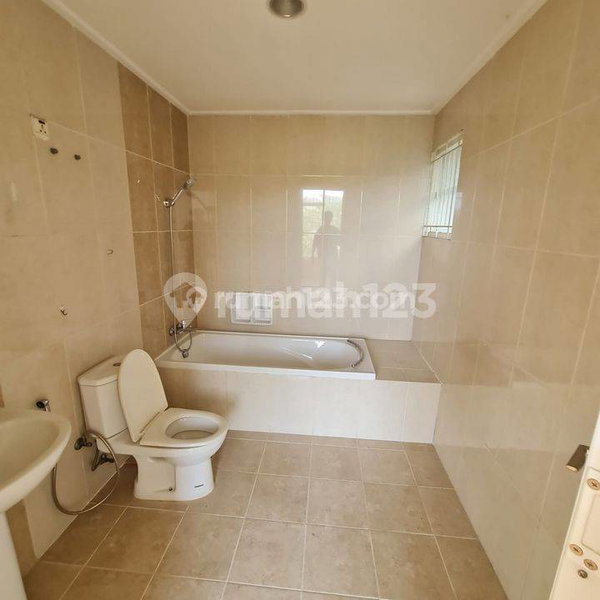 House for rent in South Jakarta, Indonesia · Jagakarsa · 3 rooms, 3 baths