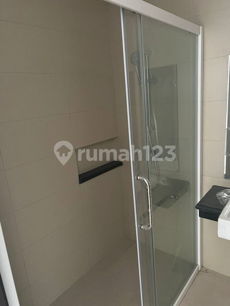 House for rent in West Jakarta, Indonesia · Cengkareng · 4 rooms, 4 baths