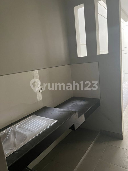 House for rent in West Jakarta, Indonesia · Cengkareng · 4 rooms, 4 baths