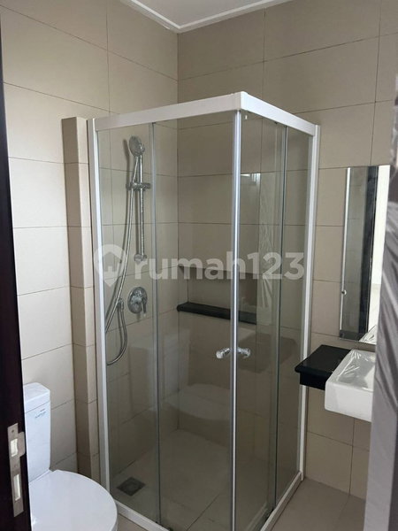 House for rent in West Jakarta, Indonesia · Cengkareng · 4 rooms, 4 baths