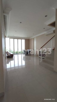House for rent in Surabaya, Indonesia · 4 rooms, 3 baths