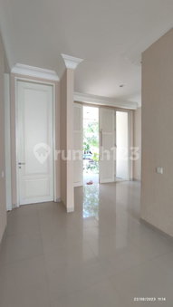 House for rent in Surabaya, Indonesia · 4 rooms, 3 baths