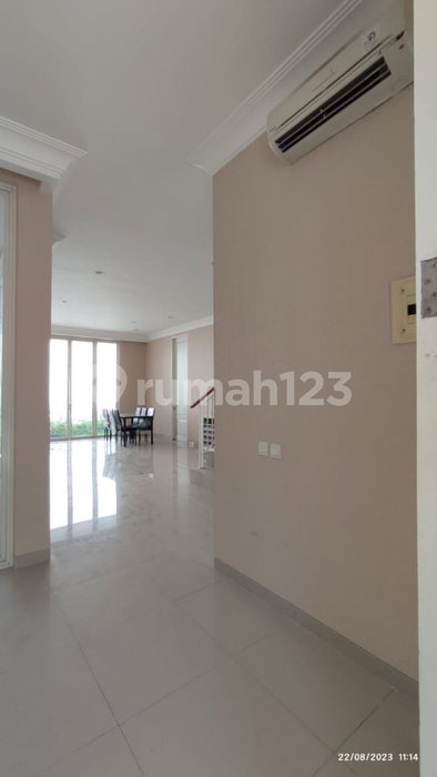 House for rent in Surabaya, Indonesia · 4 rooms, 3 baths