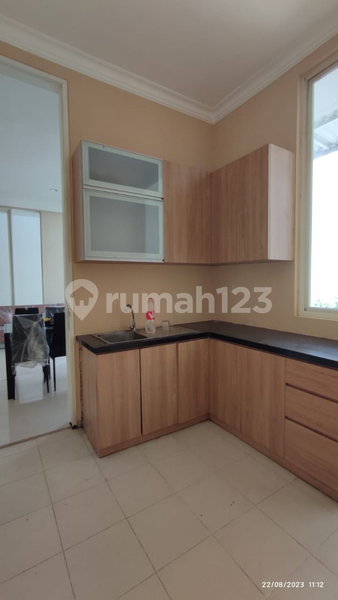 House for rent in Surabaya, Indonesia · 4 rooms, 3 baths