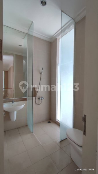 House for rent in Surabaya, Indonesia · 4 rooms, 3 baths