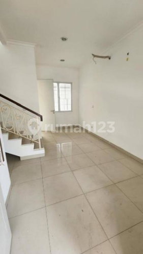 House for rent in West Jakarta, Indonesia · Kebon Jeruk · 4 rooms, 4 baths