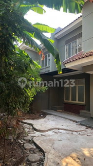 House for rent in West Jakarta, Indonesia · Cengkareng · 4 rooms, 3 baths