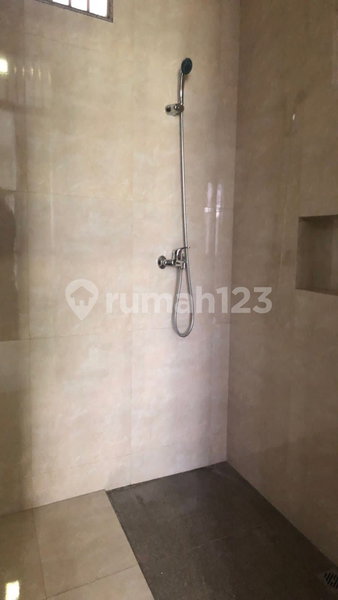 House for rent in West Jakarta, Indonesia · Cengkareng · 4 rooms, 3 baths