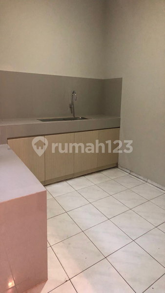 House for rent in West Jakarta, Indonesia · Cengkareng · 4 rooms, 3 baths