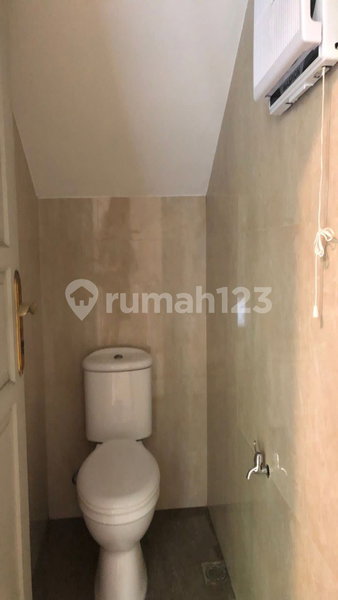House for rent in West Jakarta, Indonesia · Cengkareng · 4 rooms, 3 baths
