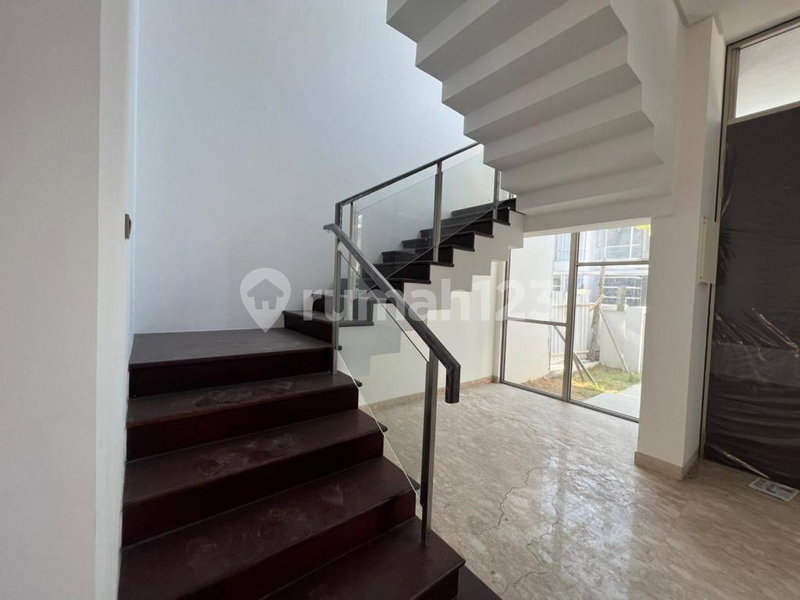 House for rent in South Jakarta, Indonesia · Cilandak · 3 rooms, 3 baths