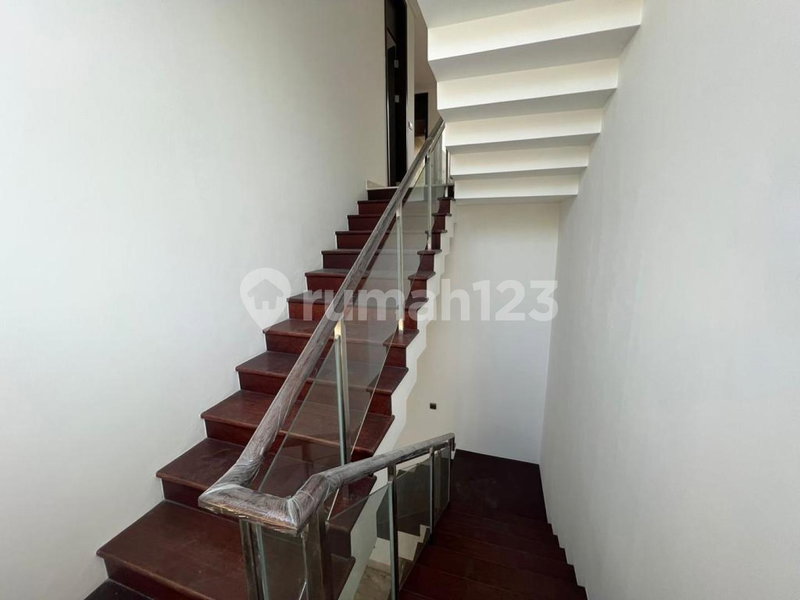 House for rent in South Jakarta, Indonesia · Cilandak · 3 rooms, 3 baths