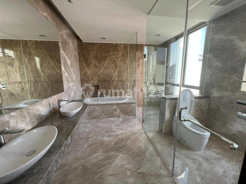 House for rent in South Jakarta, Indonesia · Cilandak · 3 rooms, 3 baths