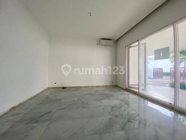 House for rent in South Jakarta, Indonesia · Cilandak · 4 rooms, 3 baths