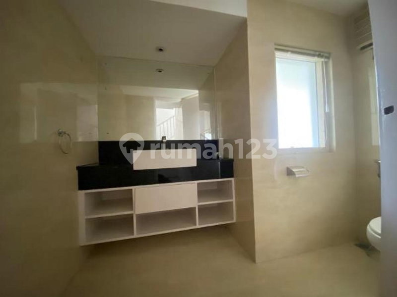 House for rent in South Jakarta, Indonesia · Cilandak · 4 rooms, 3 baths