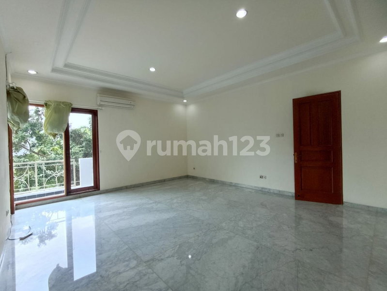 House for rent in South Jakarta, Indonesia · Kebayoran Lama · 4 rooms, 3 baths