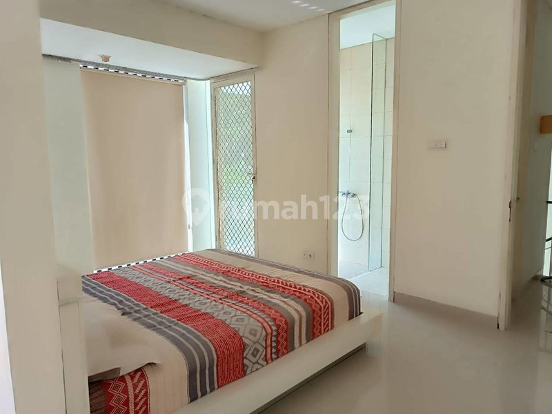 House for rent in South Jakarta, Indonesia · Cilandak · 3 rooms, 3 baths