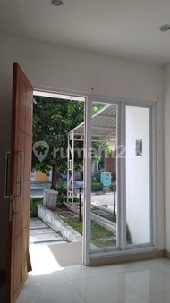 House for rent in Tangerang, Indonesia · Sukasari · 2 rooms, 2 baths