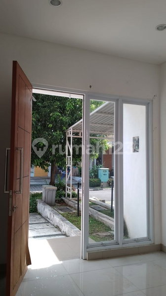 House for rent in Tangerang, Indonesia · Sukasari · 2 rooms, 2 baths