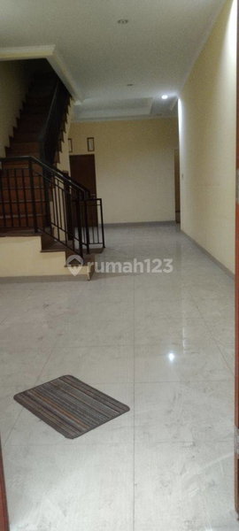 House for rent in Cimahi, Indonesia · 4 rooms, 6 baths
