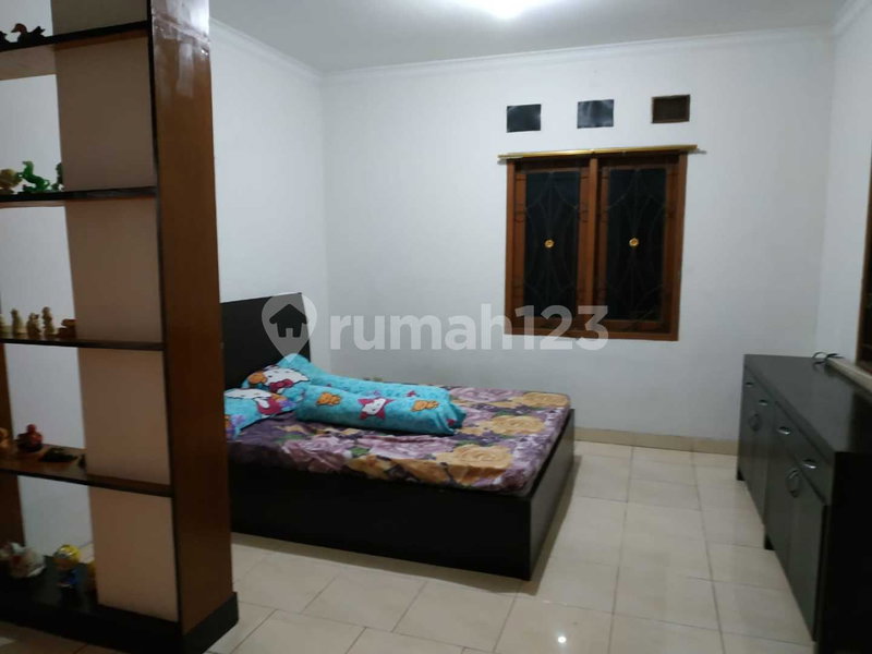 House for rent in Bandung, Indonesia · 5 rooms, 5 baths