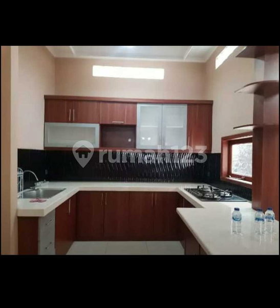 House for rent in Bandung, Indonesia · 5 rooms, 5 baths