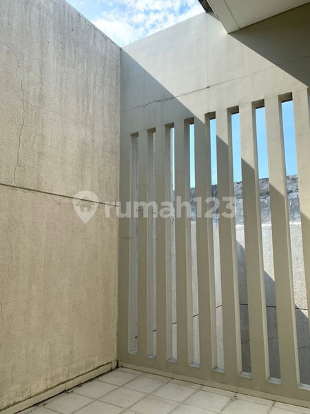 House for rent in Surabaya, Indonesia · 4 rooms, 4 baths