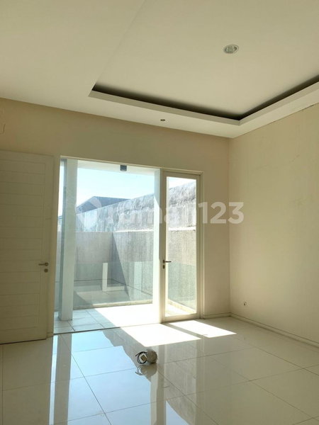 House for rent in Surabaya, Indonesia · 4 rooms, 4 baths