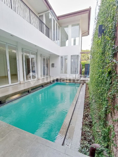 House for rent in South Jakarta, Indonesia · Kebayoran Lama · 4 rooms, 3 baths