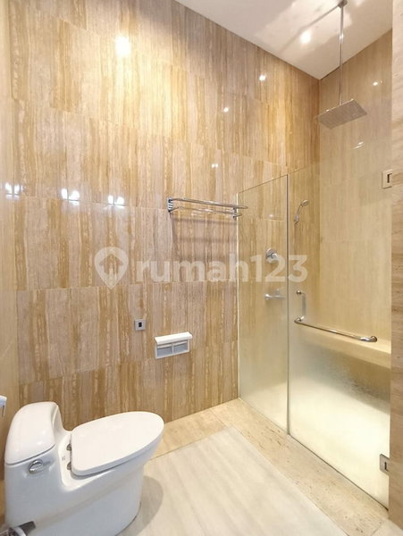 House for rent in South Jakarta, Indonesia · Kebayoran Lama · 4 rooms, 3 baths
