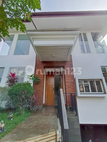 House for rent in South Jakarta, Indonesia · Kebayoran Lama · 4 rooms, 3 baths