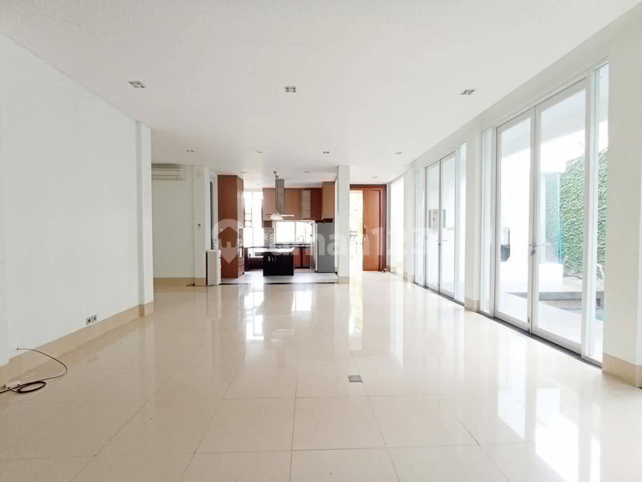 House for rent in South Jakarta, Indonesia · Kebayoran Lama · 4 rooms, 3 baths