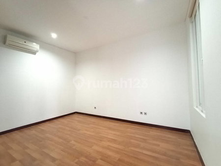 House for rent in South Jakarta, Indonesia · Kebayoran Lama · 4 rooms, 3 baths