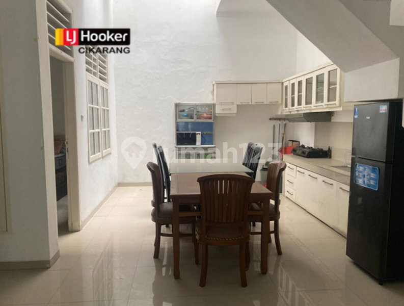 House for rent in Jakarta, Indonesia · Menteng · 1 room, 1 bath