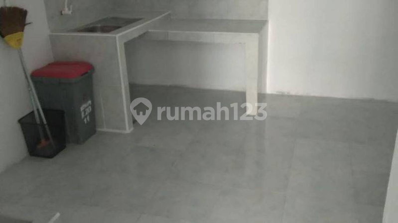 House for rent in Surabaya, Indonesia · 2 rooms, 1 bath