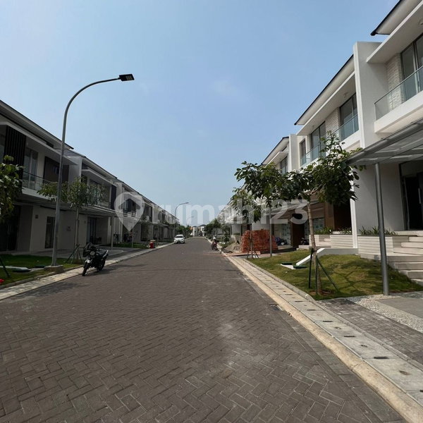 House for rent in North Jakarta, Indonesia · Penjaringan · 4 rooms, 6 baths
