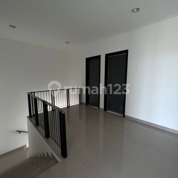 House for rent in North Jakarta, Indonesia · Penjaringan · 4 rooms, 6 baths